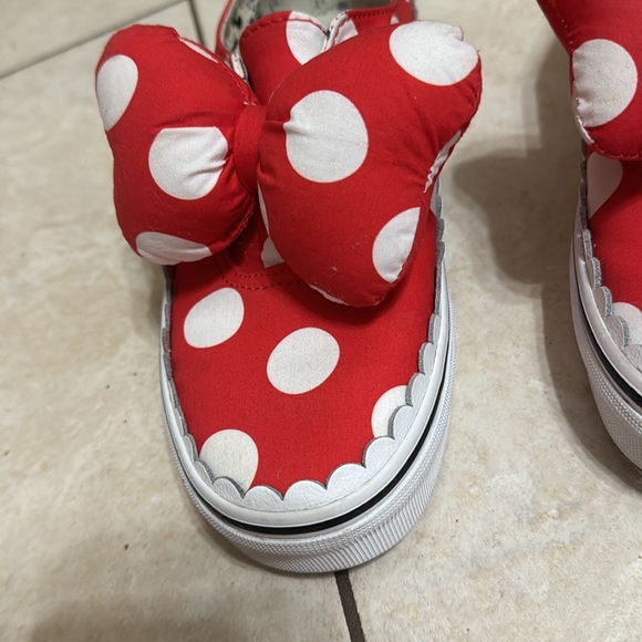Disney X Vans Minnie Mouse Bow Vans - Picture 12 of 13